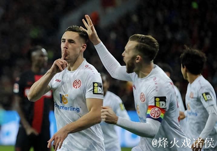 尤文、法兰克福和斯图加特有意皇社中场 尤文、法兰克福和斯图加特有意皇社中场